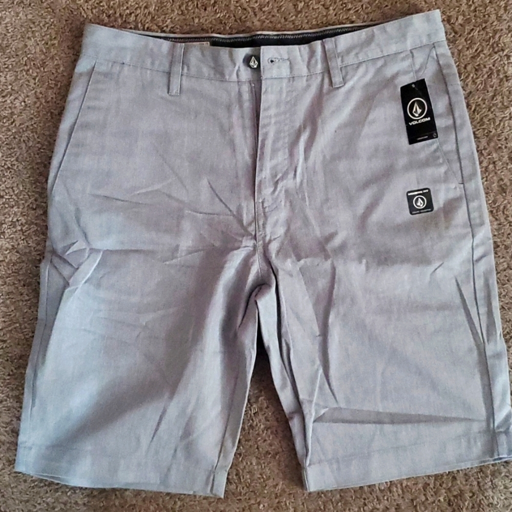 Volcom Men's Shorts size 32 Grey